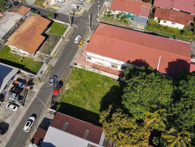 Terreno de 800m2 en venta en Parque Lefevre