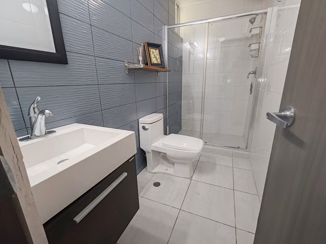 . Apartamento en Vía España Amoblado con 80m2 y 2 recámaras