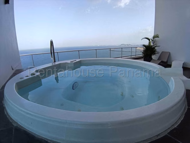 Se Vende Apartamento en Avenida Balboa LA27-753