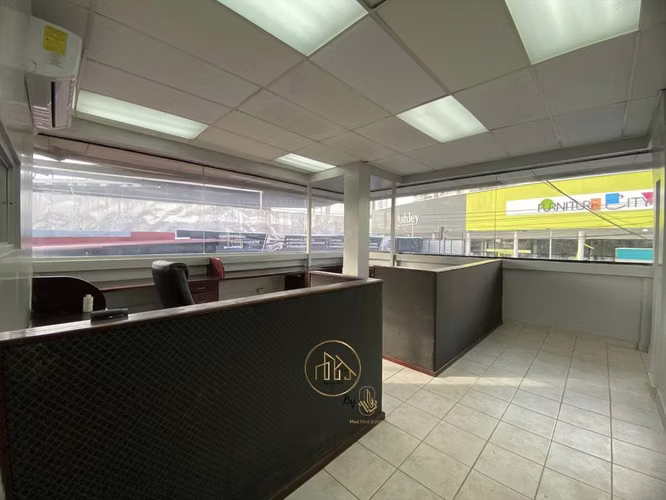 Alquiler de Local Comercial / Oficina en Vista Hermosa - LH