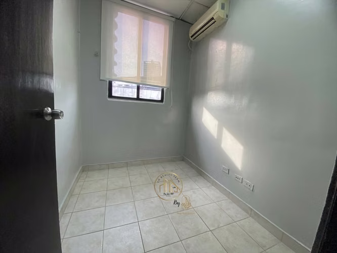 Alquiler de Local Comercial / Oficina en Vista Hermosa - LH