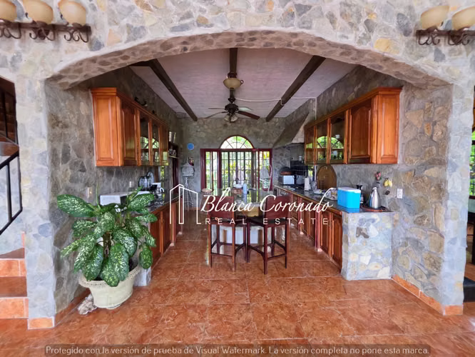 Finca en Venta en Capira | 46,382 m2 2 casas con Piscina