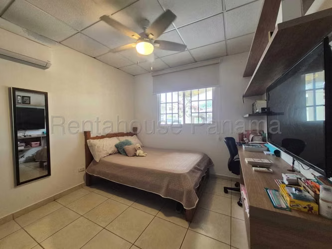 Casa en alquiler de 133m2 en Villa Lucre