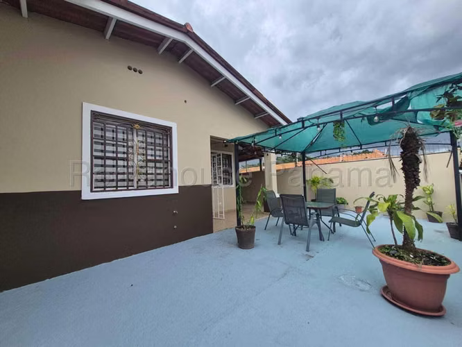 Casa en alquiler de 133m2 en Villa Lucre