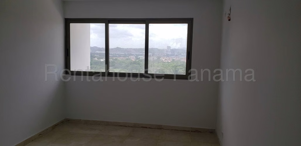 Vendo Apartamento de 273 m² en PH Park Lane, Costa del Este 26-7348GG