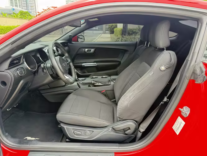 Ford Mustang 2015 a solo $15,500 Negociable