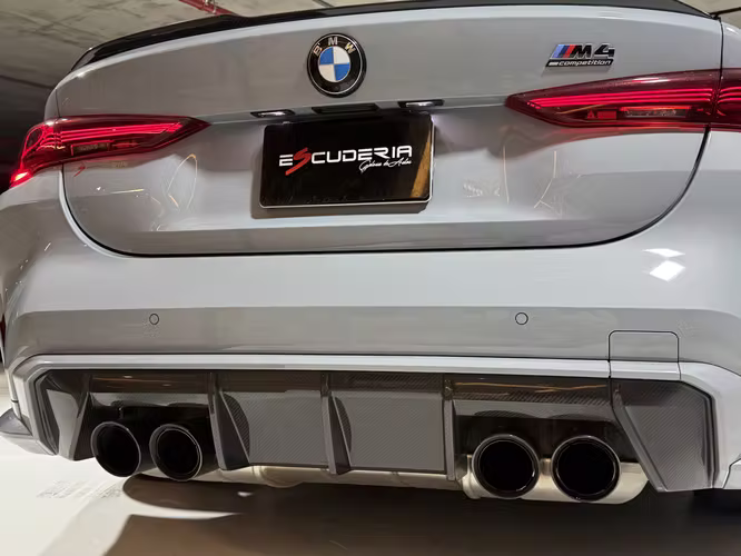 BMW M4 COMPETITION 2025