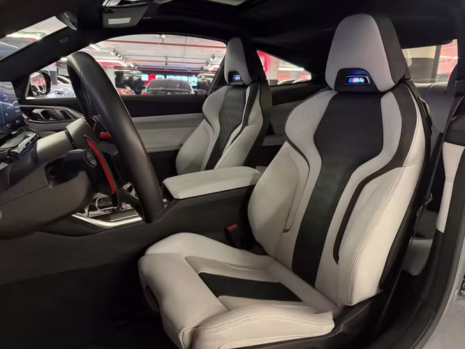BMW M4 COMPETITION 2025