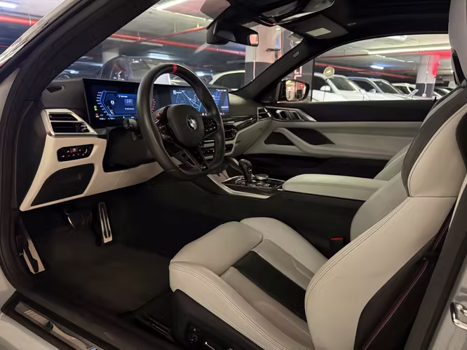 BMW M4 COMPETITION 2025