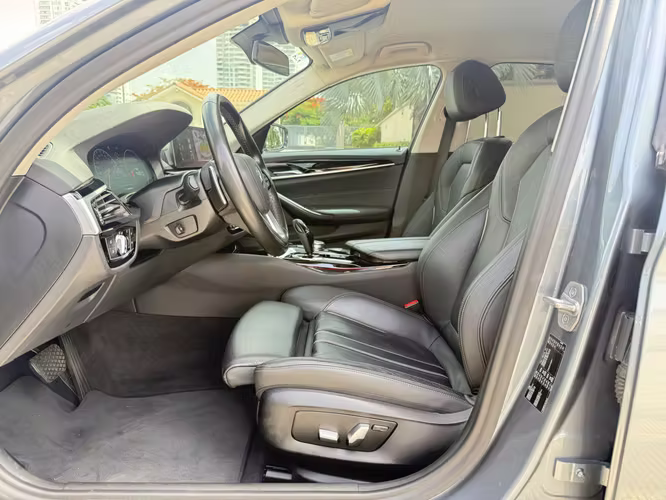 BMW 520i 2020 a solo $17,900 Negociable