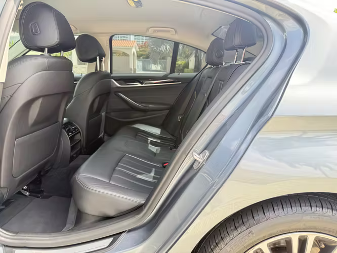 BMW 520i 2020 a solo $17,900 Negociable