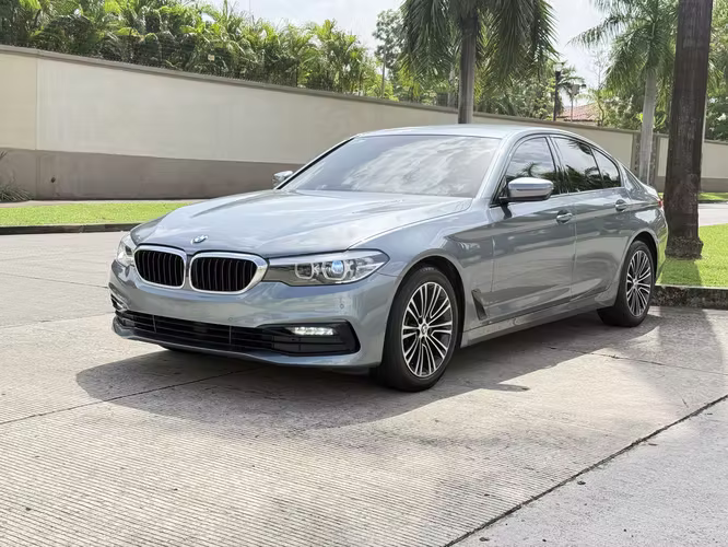 BMW 520i 2020 a solo $17,900 Negociable