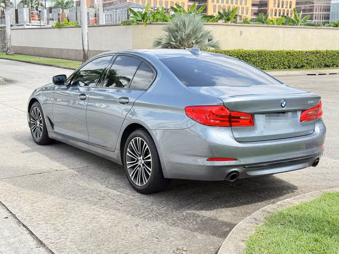 BMW 520i 2020 a solo $17,900 Negociable