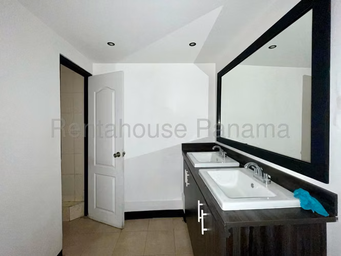 Alquiler Local Comercial en El Carmen 27YCG177