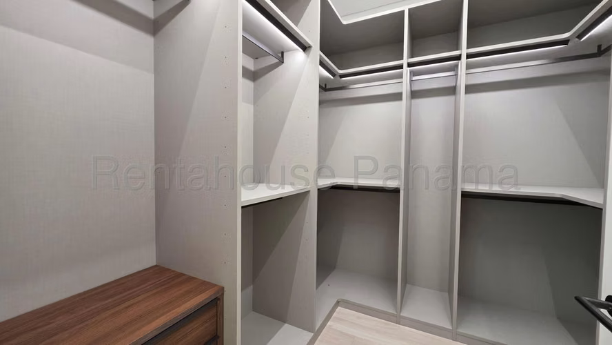 Alquiler de apartamento en Ocean Reef Islands Punta Pacifica AK