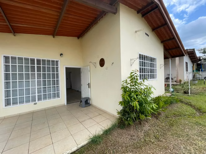 VENTA DE CASA ESQUINA EN BRISAS DEL GOLF