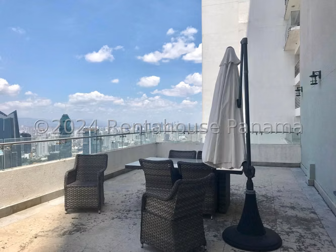 Alquilo Apartamento en Avenida Balboa LC26-155