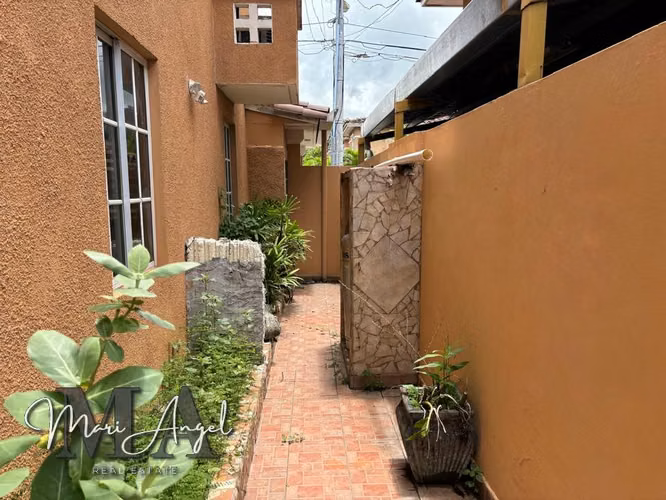 VENTA DE CASA EN CONDADO DEL REY