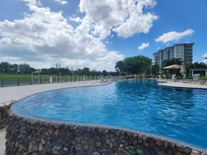 Oportunidad de Apartamento en Venta en Santa María 27PPM766