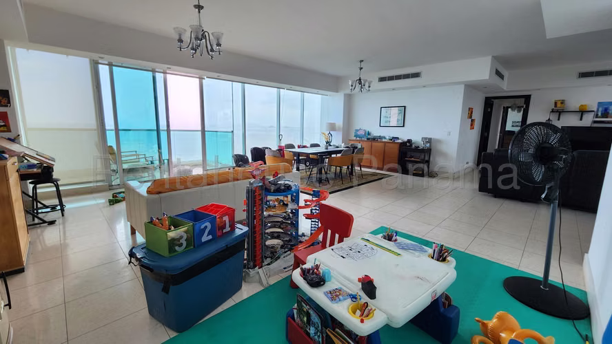 Amplio Apartamento en Venta en Costa del Este 27PPM761