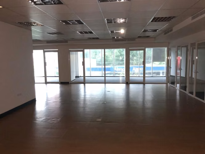 Alquiler | Oficinas 135.62 Mts2 | Tumba Muerto-Century Tower