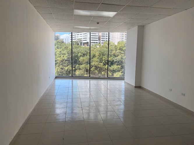 Alquiler | Oficinas 39.55 Mts2 | Tumba Muerto-Century Tower