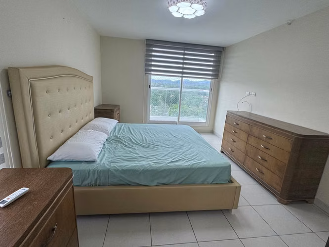 Alquiler de Apartamento en Clayton, Ph Clayton Park. 
