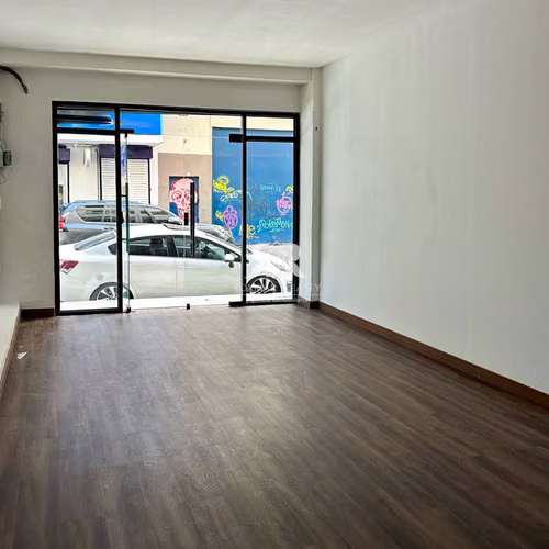 Local comercial Avenida B