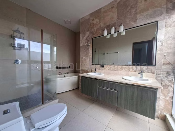 Se Vende Apartamento en Avenida Balboa DPA26-8319
