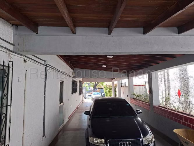 Se Vende Casa en El Carmen DPA26-7355