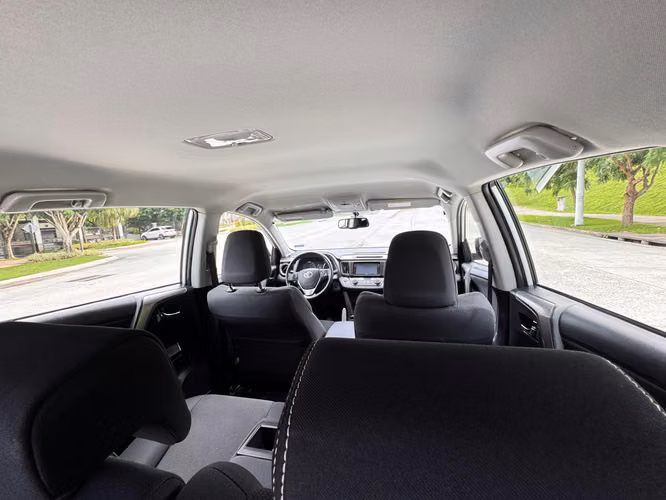 VENDO RAV 4 ENCENDIDO CON BOTÓN SEMI FULL  COMO NUEVA 