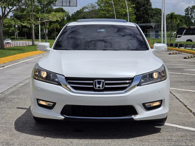 HONDA ACCORD 2013 COMPRADO EN AGENCIA IMPECABLE $8,400