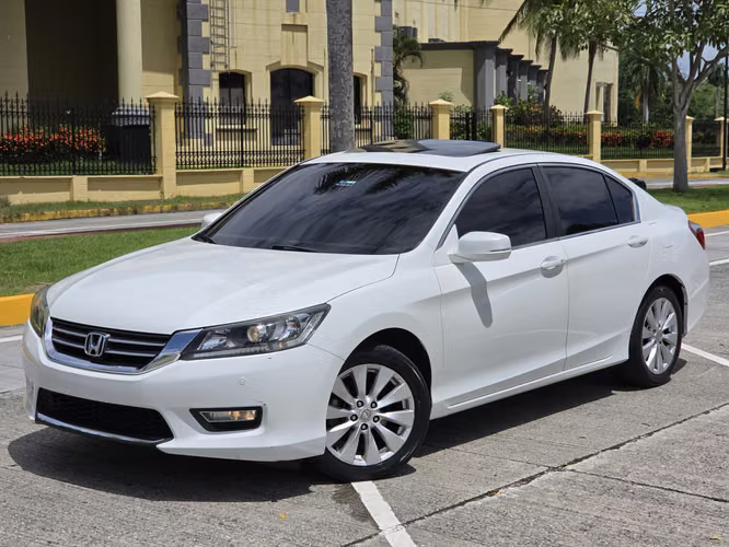 HONDA ACCORD 2013 COMPRADO EN AGENCIA IMPECABLE $8,400
