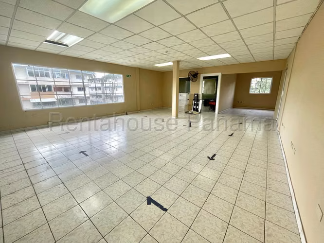 ALQUILO Galera en Parque Lefevre 500m2