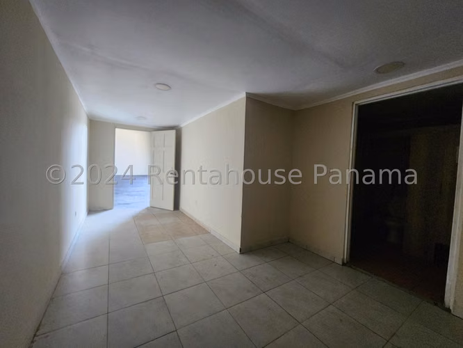 ALQUILO Galera en Colon 1200m2.