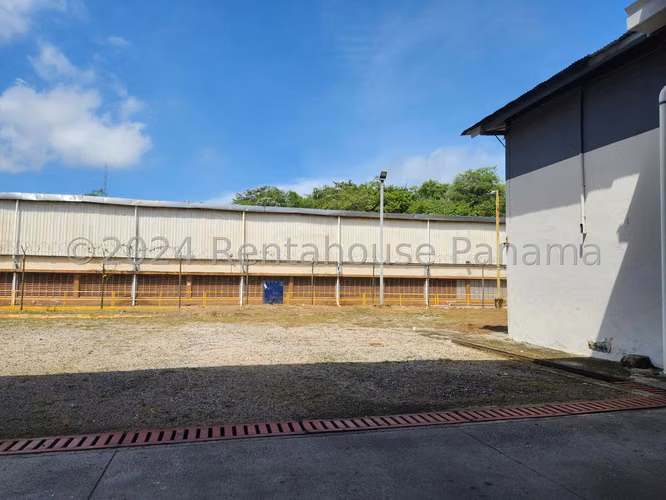 ALQUILO Galera en Colon 1200m2.
