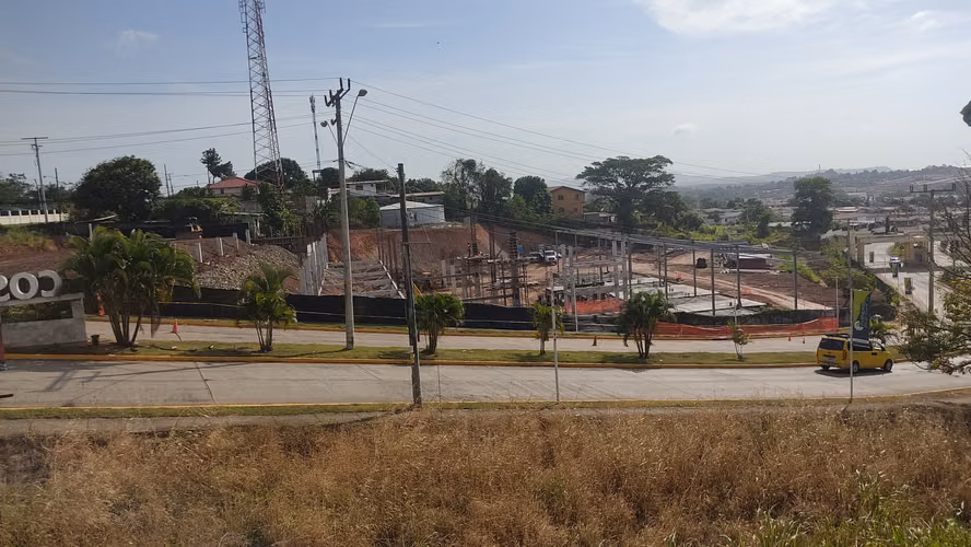 LA CHORRERA, TERRENO CON ZONIFICACION C2-RM3