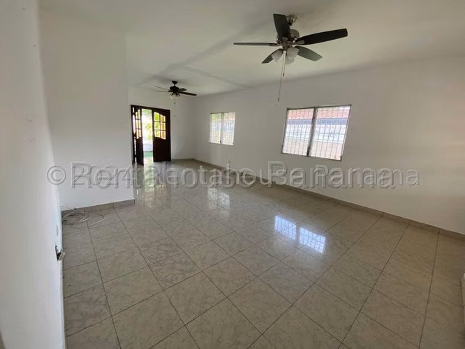Casa en Alquiler en Altos de Panamá YM