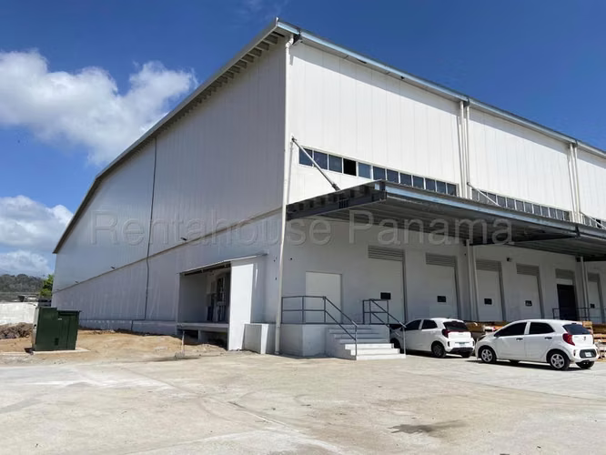 ALQUilo Galera in Ancon 2200m2
