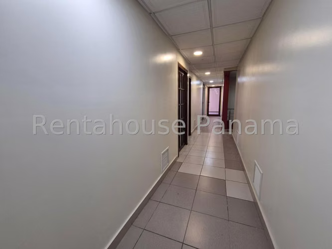 ¡Oportunidad en Río Abajo! Se vende galera en plena Vía España 6340m2