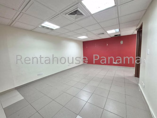 ¡Oportunidad en Río Abajo! Se vende galera en plena Vía España 6340m2