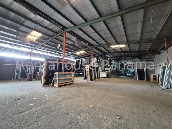 ¡Oportunidad en Río Abajo! Se vende galera en plena Vía España 6340m2