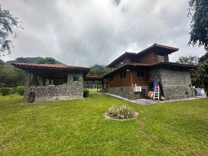 Alquiler de Casa en El Valle, El Pedregal, 3,975m2 de Terreno y 310m2 de construcción