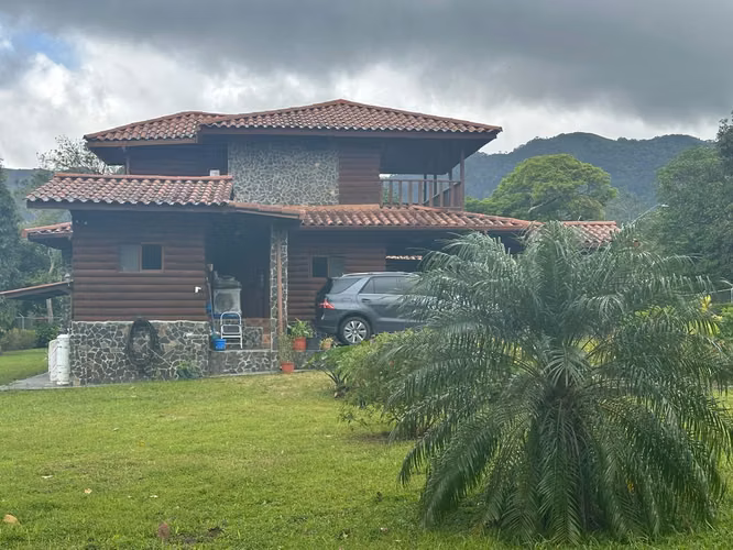 Alquiler de Casa en El Valle, El Pedregal, 3,975m2 de Terreno y 310m2 de construcción