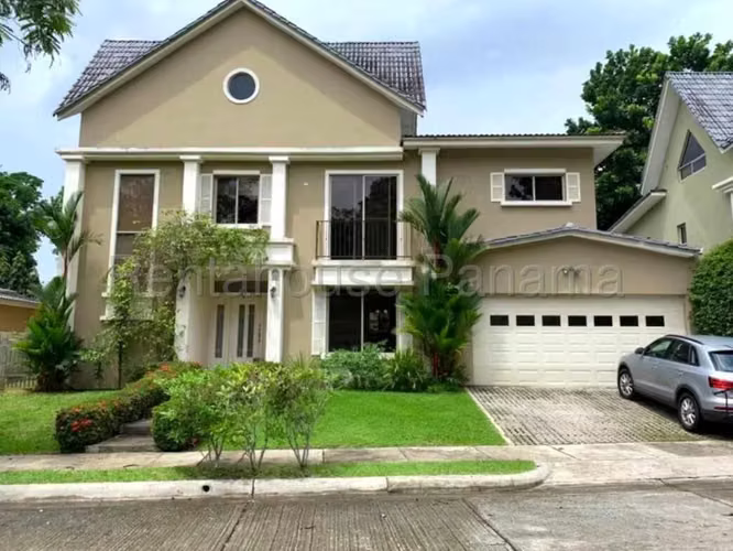 Casa en Alquiler en Clayton JG