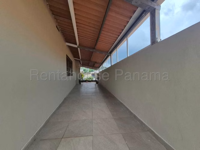 ALQUILER Casa de 133m2 en Villa Lucre AMD