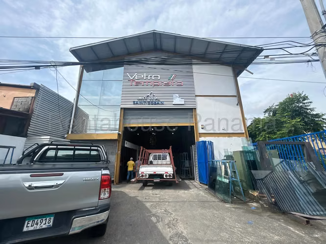 COMMERCIAL PREMISES FOR SALE IN RIO ABAJO - 100TH STREET WEST MONTE OSCURO