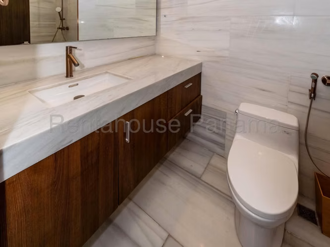 ALQUILER Apartamento amoblado de 329m2 en Paitilla AMD
