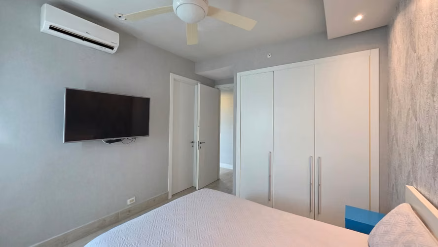 Venta de Apartamento Amoblado en PH Solea – Punta Barco