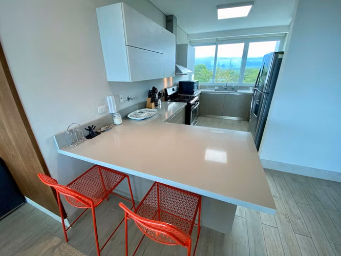 Venta de Apartamento Amoblado en PH Solea – Punta Barco